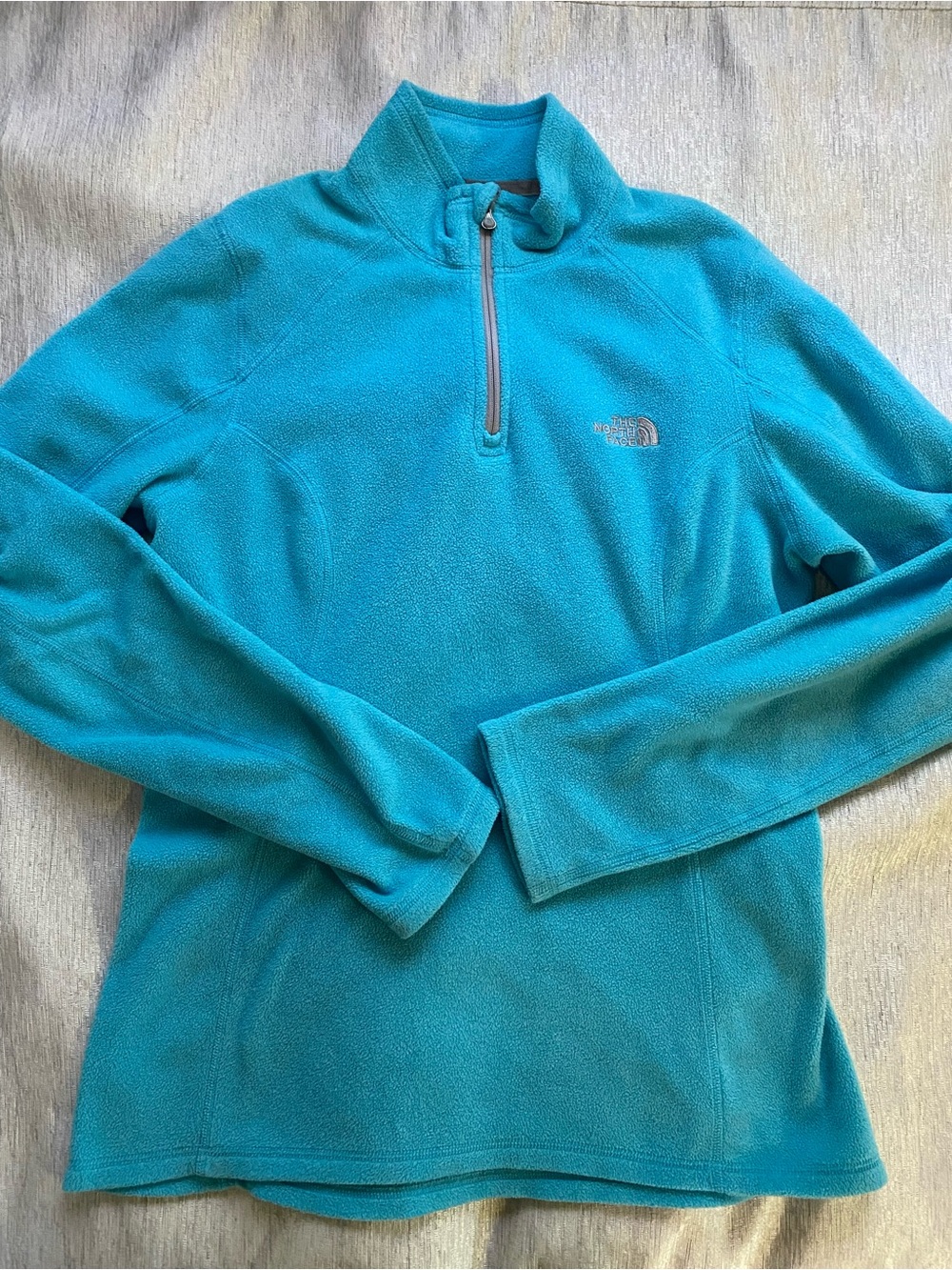 The North Face Women’s Turquoise Half-Zip Fleece Lightweight Pullover